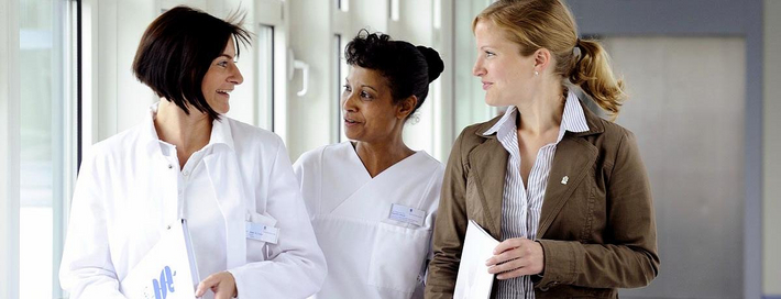 Klinik-Team im Gespräch Klinik-Team im Gespräch